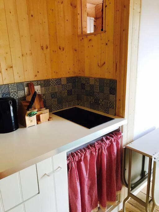 Cosy Private Cabin With Parking In Good Location Oxford Exterior photo